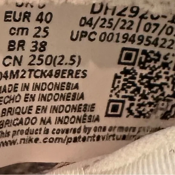 7Y/8.5M Women’s Nike Black, White & Red  CUSTOM Blinged Air Force 1’s. - Picture 6 of 9